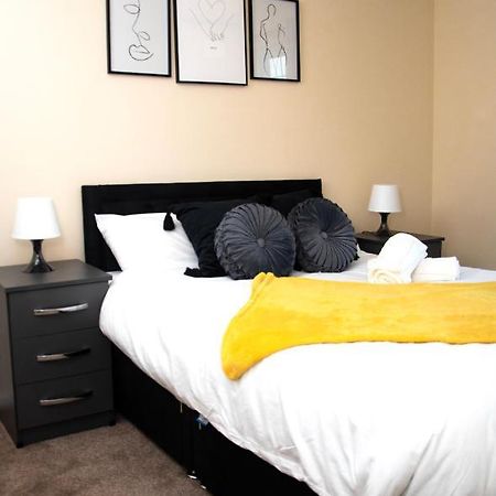Xb Property - Comfy House Perfect For Families Contractors Relocators 웨스트브로미치 외부 사진