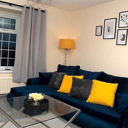 Xb Property - Comfy House Perfect For Families Contractors Relocators 웨스트브로미치 외부 사진