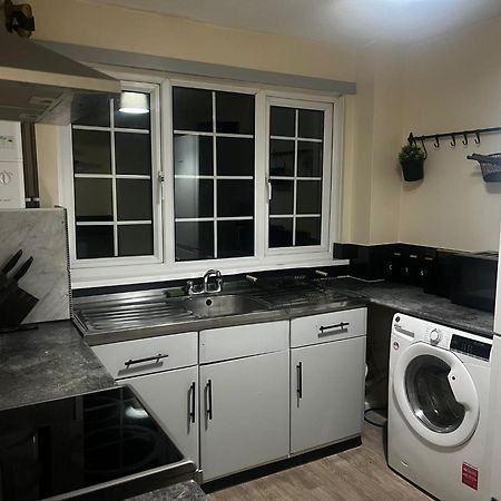Xb Property - Comfy House Perfect For Families Contractors Relocators 웨스트브로미치 외부 사진