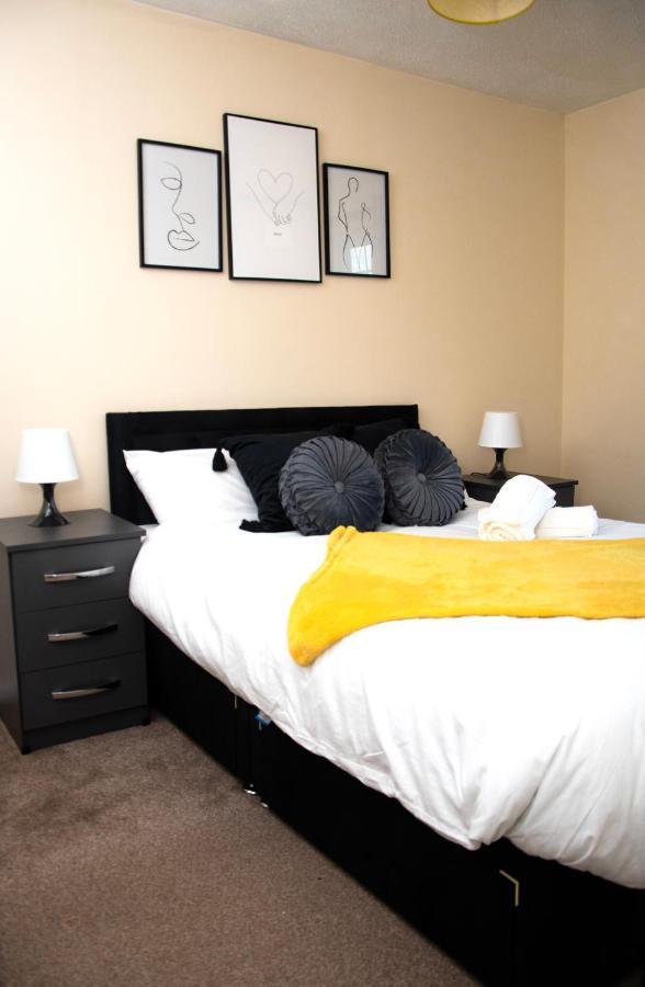 Xb Property - Comfy House Perfect For Families Contractors Relocators 웨스트브로미치 외부 사진